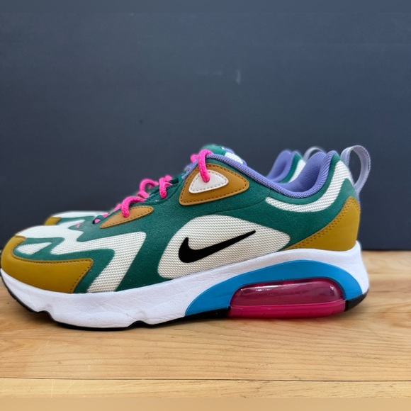 Women’s Nike Air Max Mystic Green Olympic Games Mesh Air Vents Exclusive Sneaker - Picture 2 of 8